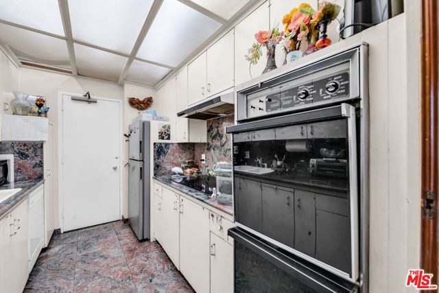 10701 Wilshire Boulevard, Los Angeles CA: https://media.crmls.org/mediaz/0ef50267-3b16-4b50-83fb-213158182c9f.jpg