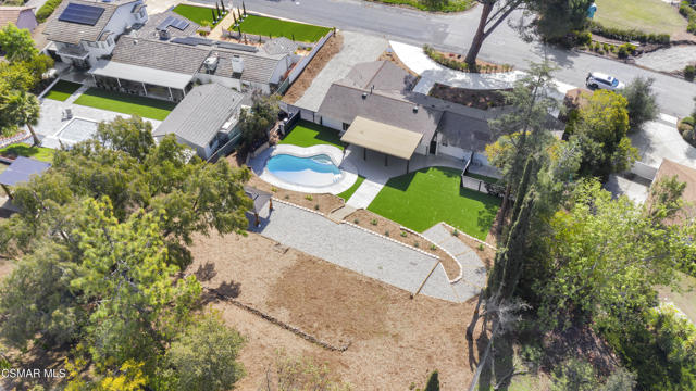 2651 Sirius Street, Thousand Oaks CA: https://media.crmls.org/mediaz/0ef5133b-24cd-42dd-b3f5-e47c16b661e0.jpg