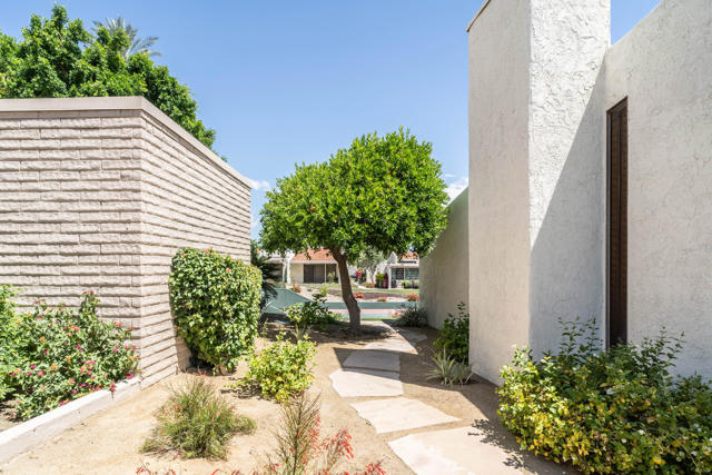 75180 Chippewa Drive, Indian Wells CA: https://media.crmls.org/mediaz/0ef51795-661b-48b4-9897-7c99089d9b2e.jpg