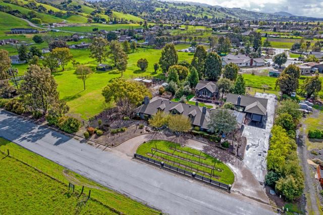 17310 HENDRY, Morgan Hill CA: https://media.crmls.org/mediaz/0ef525da-522e-4dfb-97fa-f5310fed2708.jpg