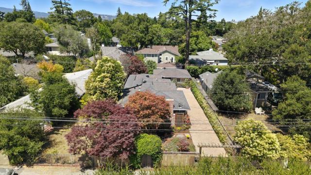 641 10th Avenue, Menlo Park CA: https://media.crmls.org/mediaz/0ef57ad8-c058-41a6-899e-1ed3c9df0138.jpg