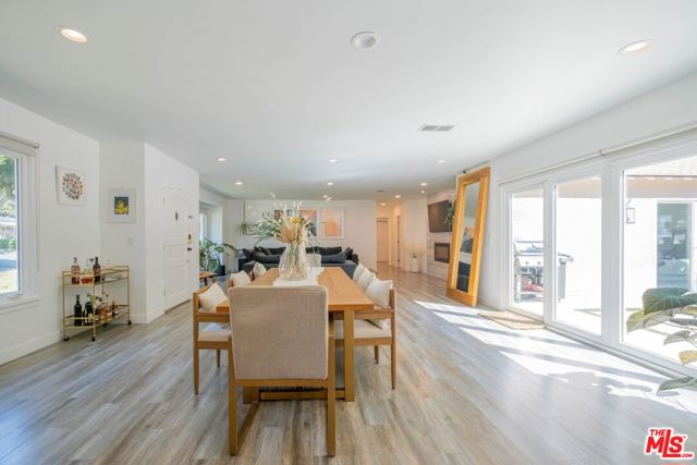 2760 E Glenoaks Boulevard, Glendale CA: https://media.crmls.org/mediaz/0ef58f1a-c9e9-4ce3-b97e-de8d9b2c2425.jpg