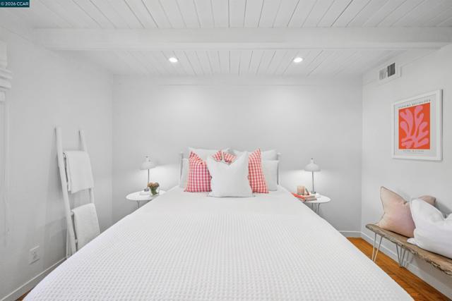 3231 Camino Colorados, Lafayette CA: https://media.crmls.org/mediaz/0ef5cabc-3f82-4d6e-bbee-3504fc390f87.jpg