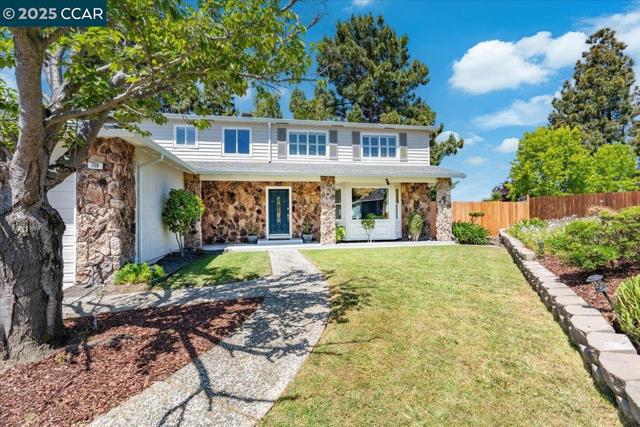 739 Devils Drop Ct, Richmond CA: https://media.crmls.org/mediaz/0ef5de75-31a0-4bf1-9e3f-f09b1f16ef97.jpg