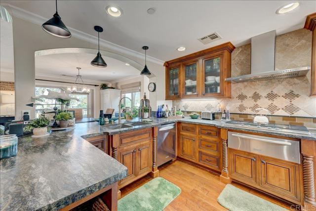 Detail Gallery Image 17 of 57 For 7608 Camino Abierto, Carlsbad,  CA 92009 - 3 Beds | 2/1 Baths