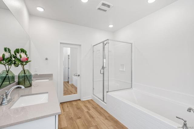 35111 Cooper Pl, Fallbrook CA: https://media.crmls.org/mediaz/0ef6e337-2142-4452-b5a7-15a5a426dd4d.jpg