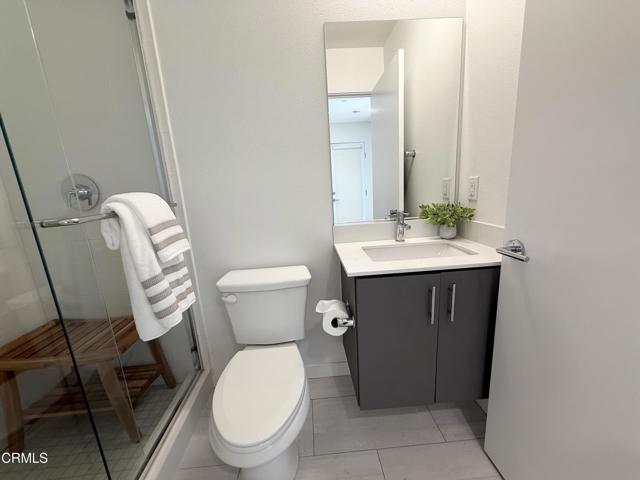 11594 Riverside Drive, Valley Village CA: https://media.crmls.org/mediaz/0ef6ee53-7a55-453a-b8a9-84b33b556697.jpg