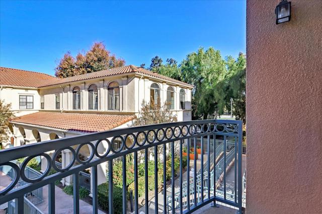 952 S 11th Street, San Jose CA: https://media.crmls.org/mediaz/0ef7c99a-f939-435d-adb5-bfb88455dd7e.jpg