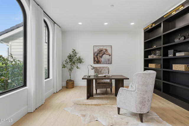 Detail Gallery Image 8 of 54 For 550 Unique Ln, Simi Valley,  CA 93065 - 5 Beds | 5/1 Baths