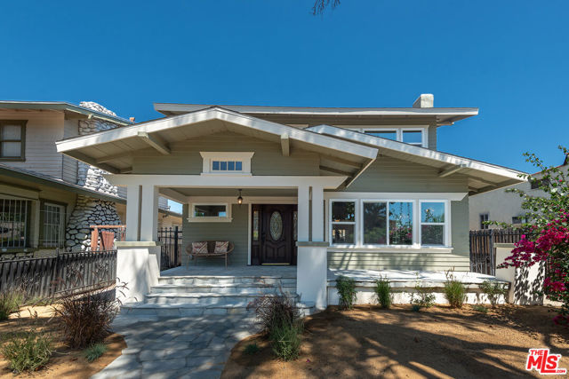 3816 S Harvard Boulevard, Los Angeles CA: https://media.crmls.org/mediaz/0efae2d2-ea92-4817-843e-77e9c2690cf6.jpg