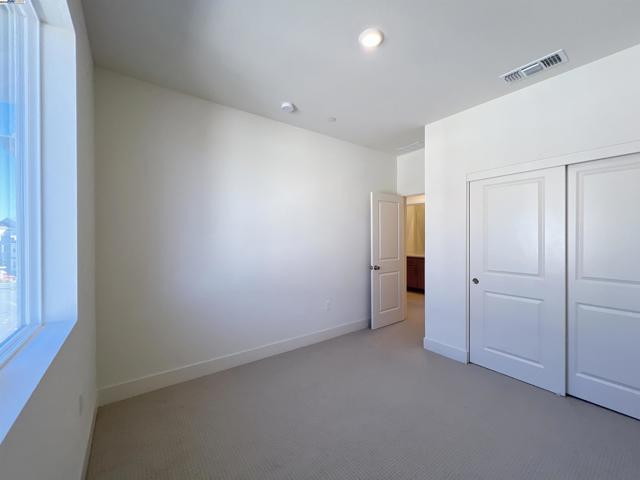 6260 Dove Ave, Dublin CA: https://media.crmls.org/mediaz/0efb1c3f-cb6f-4e76-97fe-8b2eef4ef52f.jpg