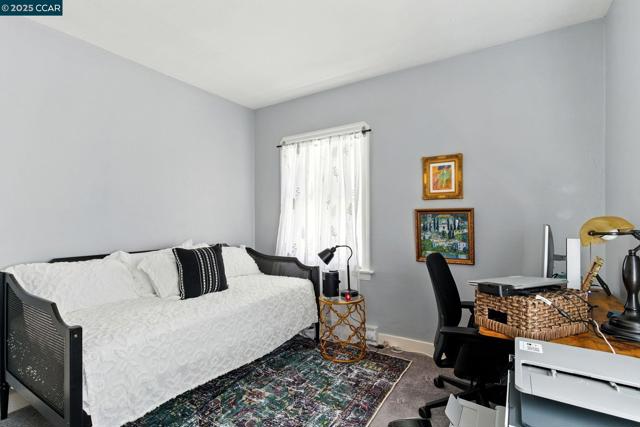 521 C St, Martinez CA: https://media.crmls.org/mediaz/0efcce2f-48ed-43fe-b33f-d95011400863.jpg