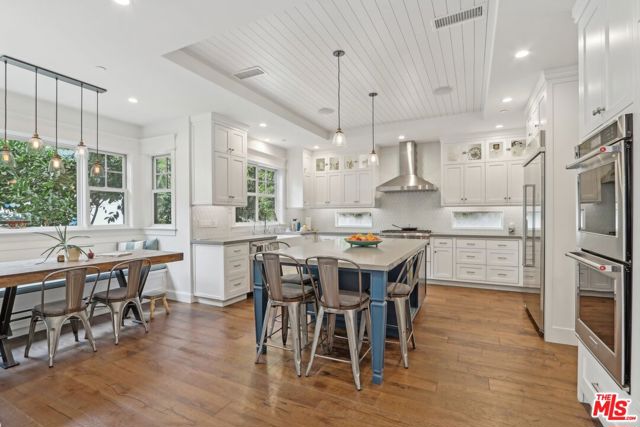 3143 Shelby Drive, Los Angeles CA: https://media.crmls.org/mediaz/0efce4de-595d-4d86-8740-c9ef25061169.jpg