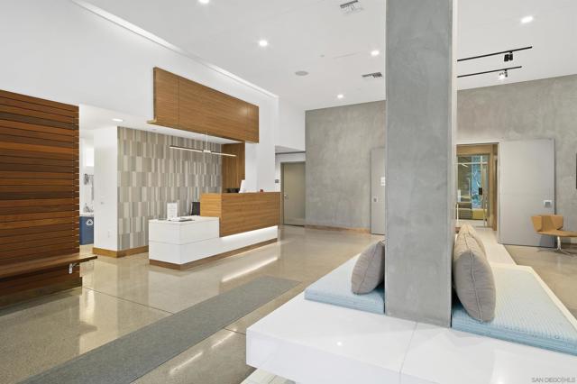 350 11th Ave, San Diego CA: https://media.crmls.org/mediaz/0efd17dd-34e5-445d-91ba-f9d423775b45.jpg