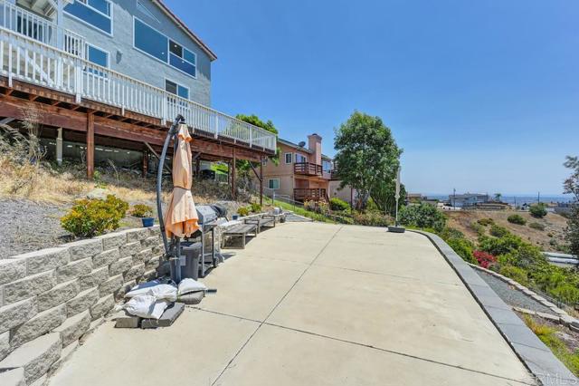 1656 Maria Avenue, Spring Valley CA: https://media.crmls.org/mediaz/0efd2a23-e6d6-4d0e-8d70-4620eb923c3d.jpg