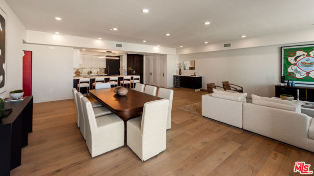 505 Barrington, Los Angeles CA: https://media.crmls.org/mediaz/0efd3805-6b1a-4b97-8a28-311bc94f69de.jpg