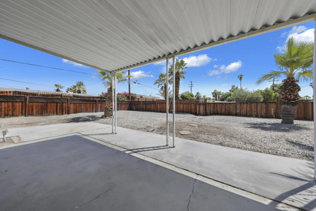 42570 Stephani Circle, Palm Desert CA: https://media.crmls.org/mediaz/0efd4003-eeeb-4da8-ace8-b88b1790629b.jpg