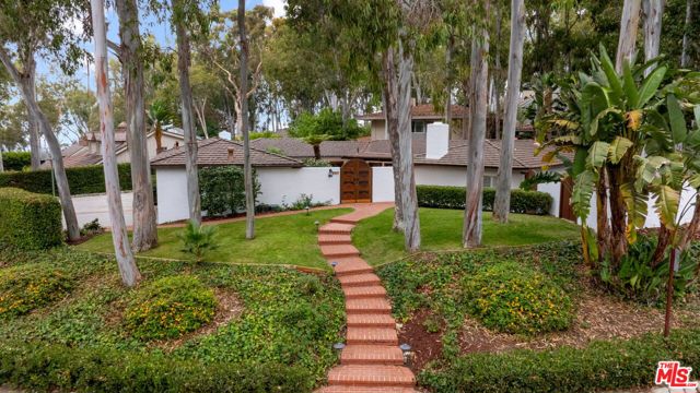 2421 Via Anita, Palos Verdes Estates CA: https://media.crmls.org/mediaz/0efd4b0c-e43e-4ad7-aa3d-7002f6e7594f.jpg