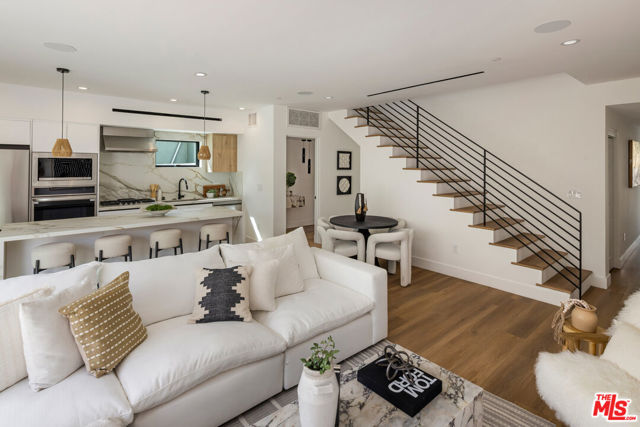 2005 Bellevue Avenue, Los Angeles CA: https://media.crmls.org/mediaz/0efd82a1-2cf2-49d0-a7b4-0cea3a4098c0.jpg
