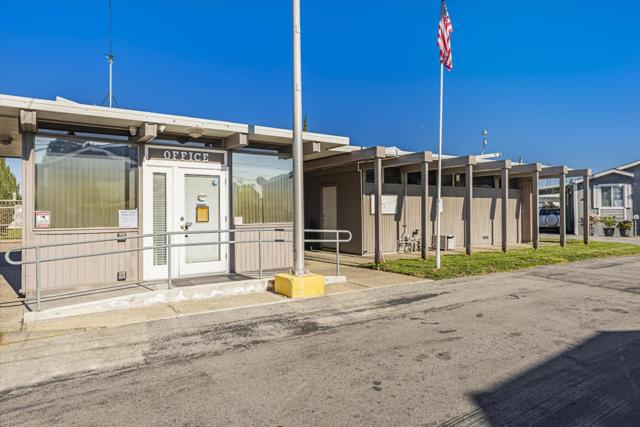 3015 E Bayshore Road, Redwood City CA: https://media.crmls.org/mediaz/0efdd7e0-c3b2-4733-b87a-4493249f8fb7.jpg
