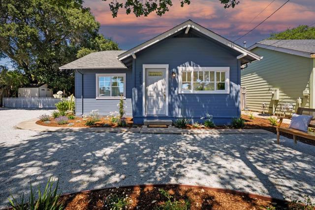 2625 Howe Street, Santa Cruz CA: https://media.crmls.org/mediaz/0efe0808-c61d-4154-87e1-6fa982c0f882.jpg