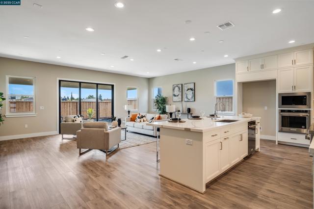 3161 Echo Way, Tracy CA: https://media.crmls.org/mediaz/0efe1be9-d089-4bdb-9a9e-bb4c6b9e3f67.jpg