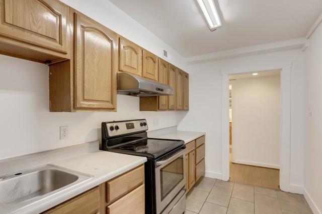 213 7th Street, Oakland CA: https://media.crmls.org/mediaz/0efe72f8-5f01-4ea6-800f-68e8c185ddc4.jpg