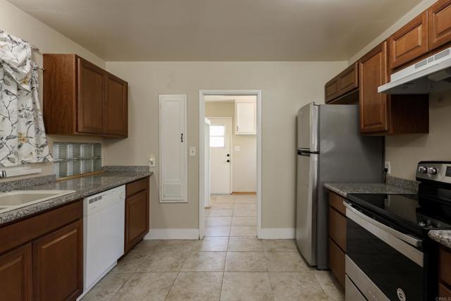 4662 4664 Bancroft, San Diego CA: https://media.crmls.org/mediaz/0efe752e-3564-4132-9069-ec5603907040.jpg