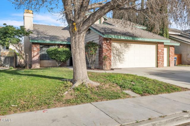 Detail Gallery Image 2 of 35 For 42950 Burlwood Dr, Lancaster,  CA 93536 - 4 Beds | 2/1 Baths