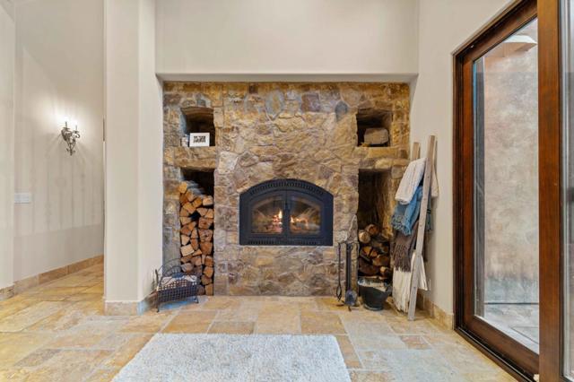 12220 Heritage Way, Gilroy CA: https://media.crmls.org/mediaz/0f019023-8611-4b52-bbd2-41162306b4bb.jpg