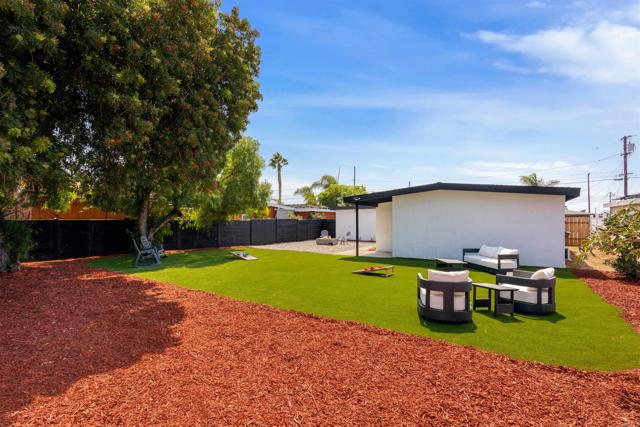 Image 18 of 26 For 820 Iris Avenue