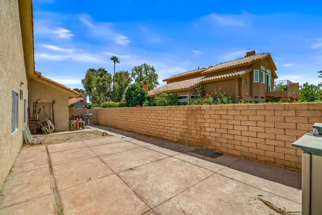340 Augusta Drive, Palm Desert CA: https://media.crmls.org/mediaz/0f02191b-1e9a-4fd9-9896-74b7f58724c1.jpg