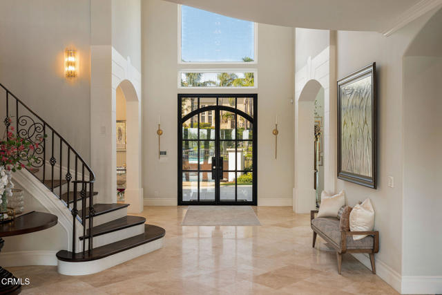 1069 Corte Barroso, Camarillo CA: https://media.crmls.org/mediaz/0f02cb37-e238-496c-b2ff-04d8339c6e0a.jpg