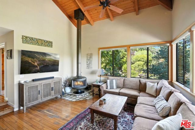 730 Basin Drive, Topanga CA: https://media.crmls.org/mediaz/0f0322ff-10c5-49a5-b7e3-dbbb660344ae.jpg