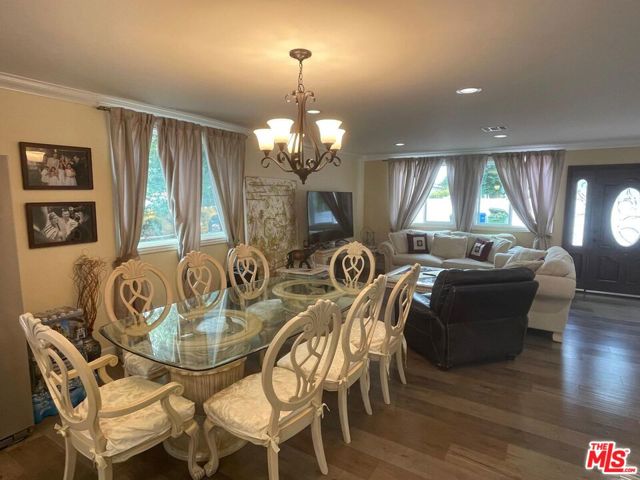 7412 Jamieson Avenue, Reseda CA: https://media.crmls.org/mediaz/0f03a15b-29bd-433d-8d83-d1001f14226c.jpg