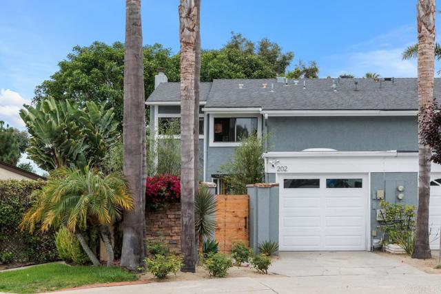 202 Calle De Sereno, Encinitas CA: https://media.crmls.org/mediaz/0f03eeca-8f8e-474d-825d-c64887db7a77.jpg