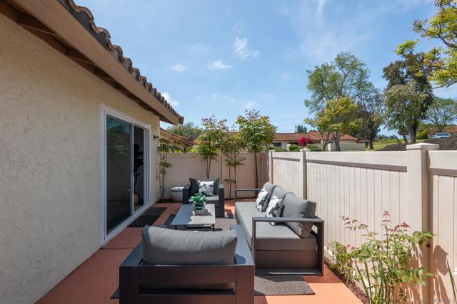 1829 Forestdale Dr, Encinitas CA: https://media.crmls.org/mediaz/0f04cec0-25d3-402d-84d8-65a0f6d611f3.jpg