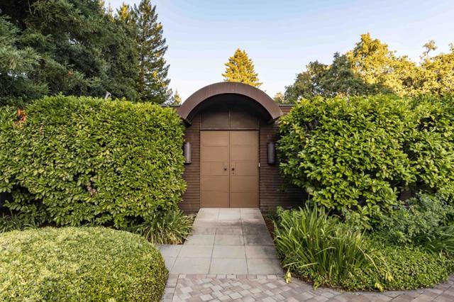 188 Fair Oaks Lane, Atherton CA: https://media.crmls.org/mediaz/0f04e458-76be-4f6a-9252-0e4d11ca46cf.jpg