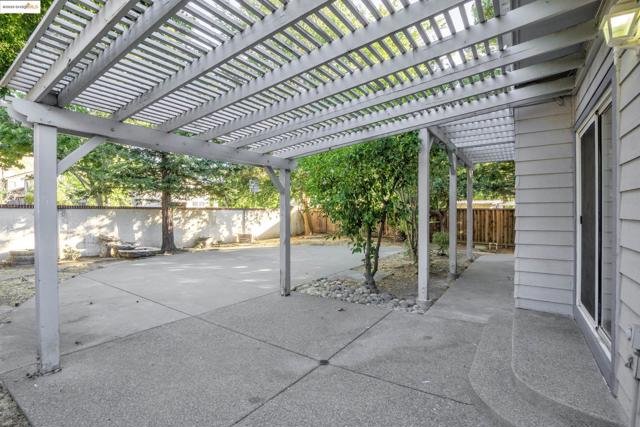 5014 Prairie Way, Antioch CA: https://media.crmls.org/mediaz/0f066014-c382-41a3-b2e2-0bc018d357d1.jpg