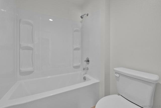 28203 Verdant Ct, Valley Center CA: https://media.crmls.org/mediaz/0f06f837-a638-4922-984d-427d2d2a6ea3.jpg