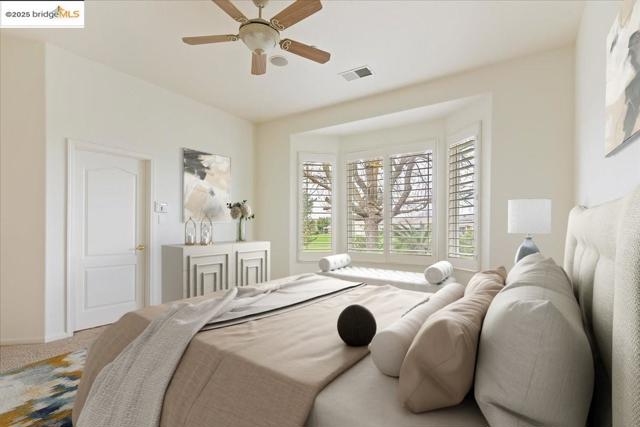 625 Pomona Dr, Brentwood CA: https://media.crmls.org/mediaz/0f070c88-9dbb-4923-b44d-8600f6d25eab.jpg