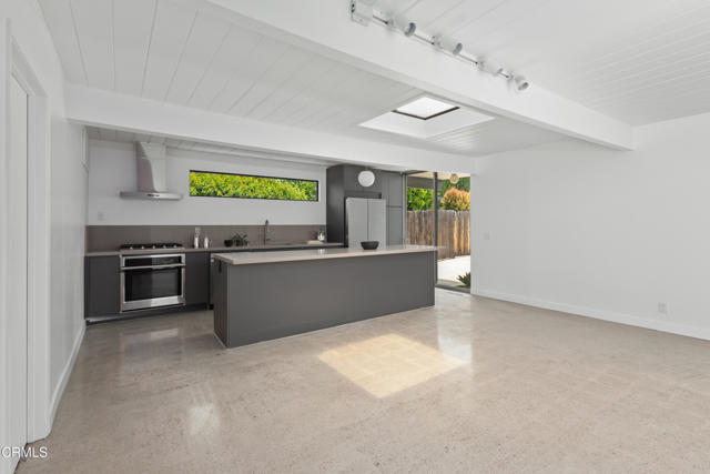 3832 E Casselle Avenue, Orange CA: https://media.crmls.org/mediaz/0f071cb6-c27b-4853-b601-9c770071f6c7.jpg
