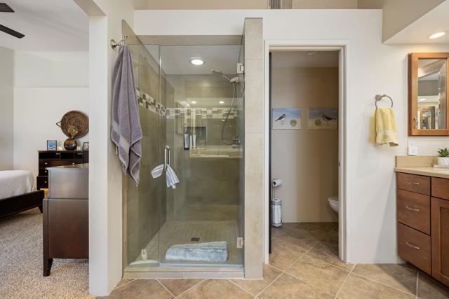 340 Vista Royale Drive, Palm Desert CA: https://media.crmls.org/mediaz/0f075c45-d064-4b96-a89c-53fb165a406b.jpg