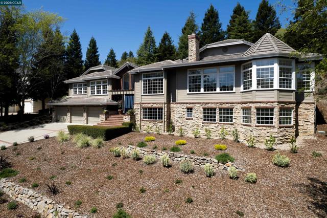 46 Merrill Circle N., Moraga CA: https://media.crmls.org/mediaz/0f07c19a-0ce5-466c-be30-20912c548f16.jpg