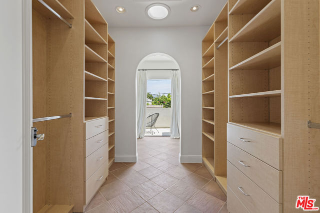 736 S Cloverdale Avenue, Los Angeles CA: https://media.crmls.org/mediaz/0f07efe9-839e-450f-b25e-42015c92041e.jpg