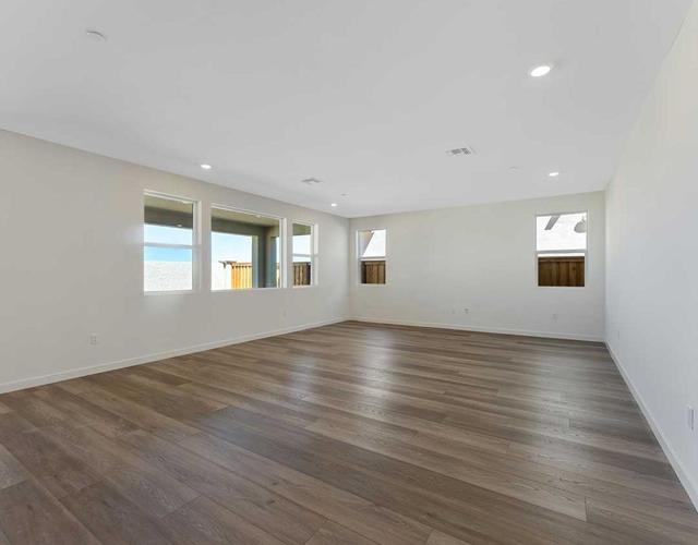 5956 Big Sky Drive, Fairfield CA: https://media.crmls.org/mediaz/0f087d5d-82bd-4d39-bd7c-4bfe1073e631.jpg