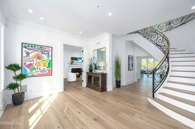 508 W Stafford Road, Thousand Oaks CA: https://media.crmls.org/mediaz/0f08fe6e-b95d-4712-bd59-97ec74992439.jpg