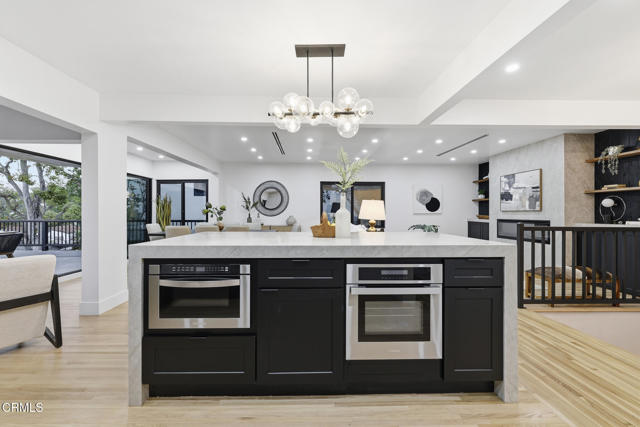 Detail Gallery Image 8 of 63 For 2001 Kenilworth Avenue Ave, Los Angeles,  CA 90039 - 4 Beds | 4 Baths