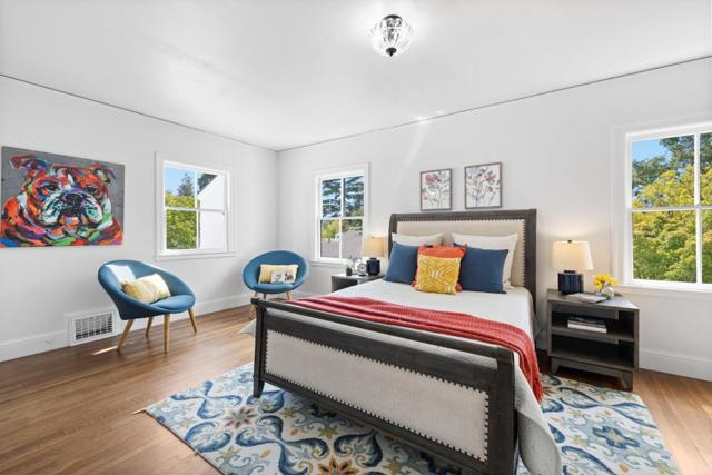 48 Turnsworth Avenue, Redwood City CA: https://media.crmls.org/mediaz/0f09f9b9-d32b-4cc9-ac66-18402670ff21.jpg