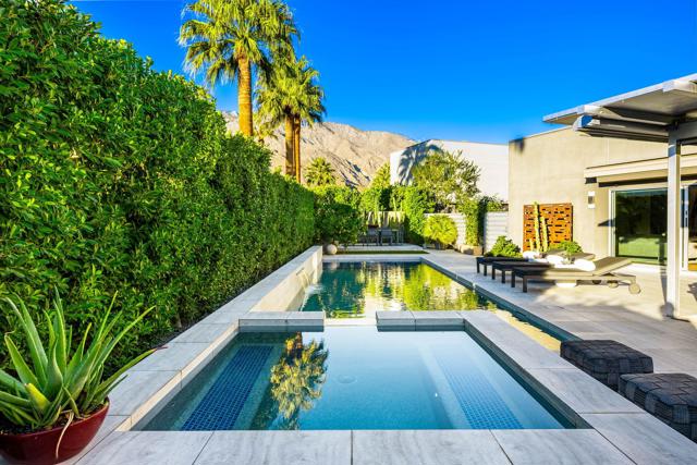 1047 Hunter Drive, Palm Springs CA: https://media.crmls.org/mediaz/0f0a24ff-8719-46df-a987-324dc2a09ed0.jpg